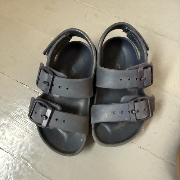 Cat and Jack shoe bundle Sz 5 - Picture 5 of 7